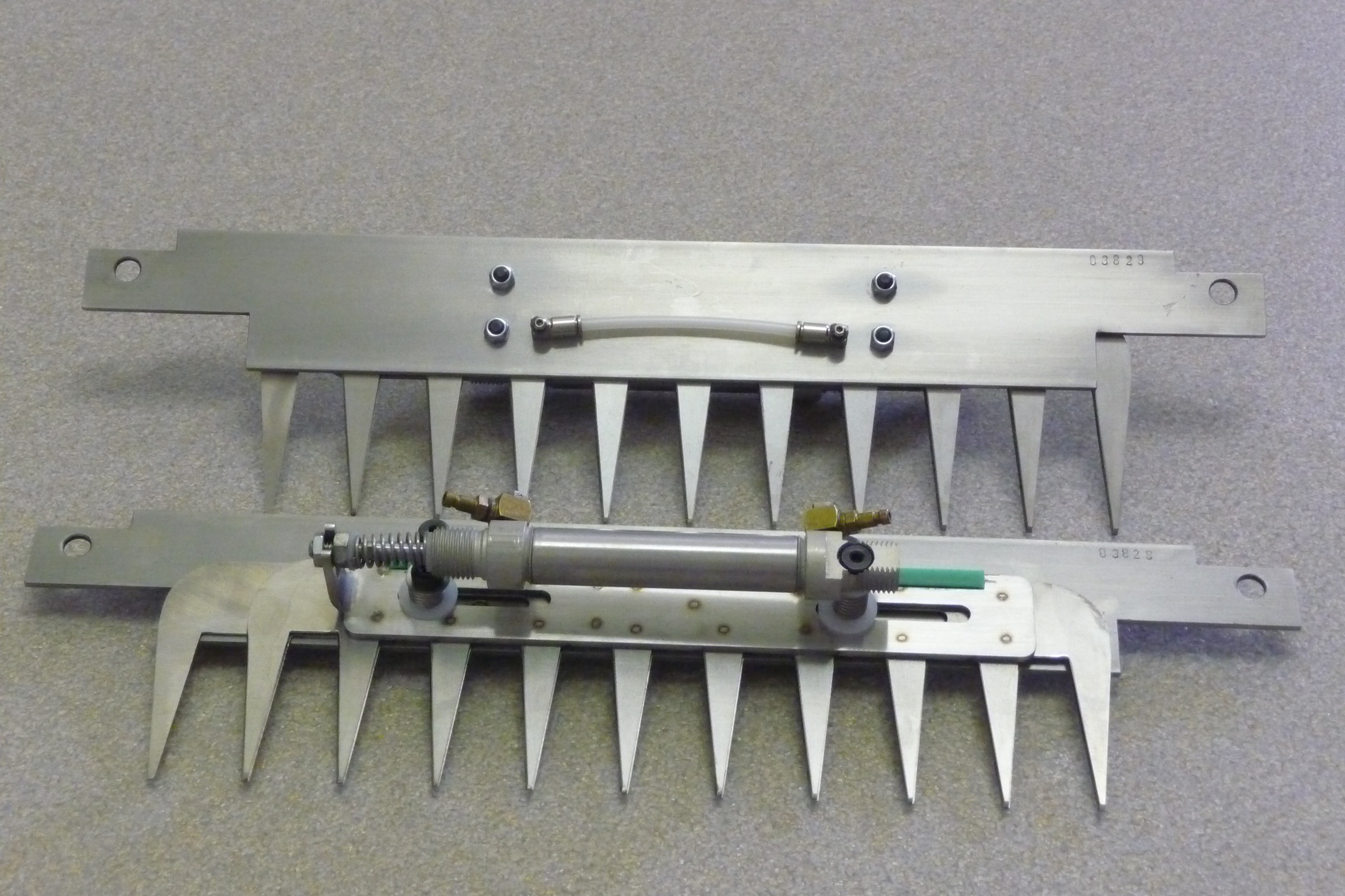 Patentschaar®  Capelleveen / Tromp Knipmachine RVS 220 mm lang, steek 40 mm, 6 tanden